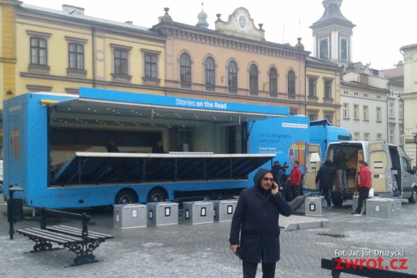Reformační autobus stojí na Rynku v Těšíně