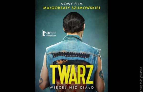 „Twarz” v kině Kosmos