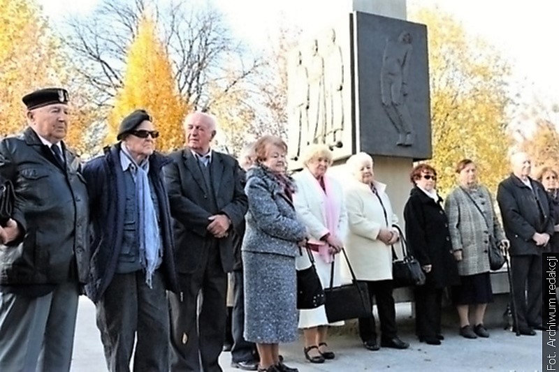 Rodzina Katyńska zve k pietnímu aktu