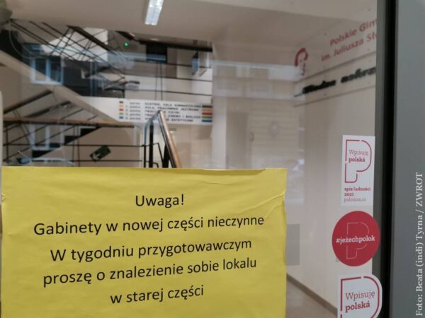 Studenti polského gymnázia se nebudou muset ve škole přezouvat