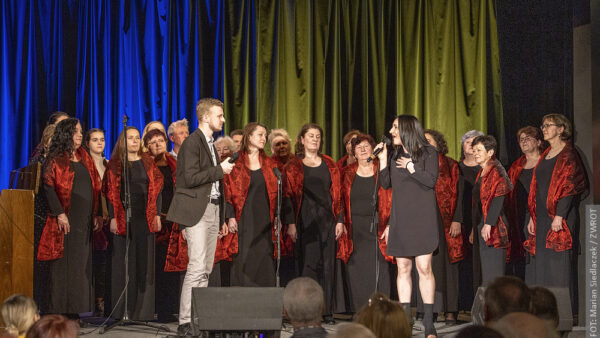 „Každý pomáhá, jak může. My pomáháme slovem a hudbou.“ Koncert „Solidarita s Ukrajinou“ ukázal, že lidé v našem regionu mají velké srdce