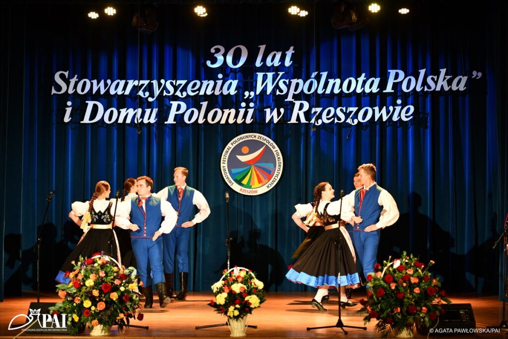Soubor „Suszanie“ vystoupil na slavnostním koncertu v Rzeszově. Konal se u příležitosti 30. výročí založení rzeszovské pobočky sdružení „Wspólnota Polska“