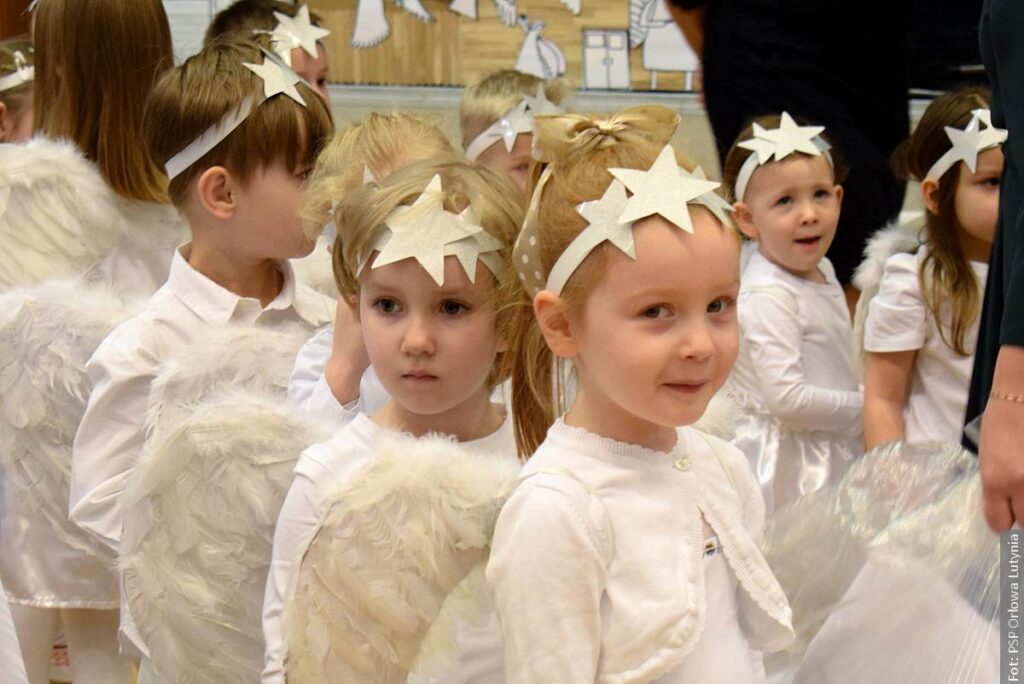Děti v Dolní Lutyni zahrály vánoční představení. „1-0 Pro nebe!“