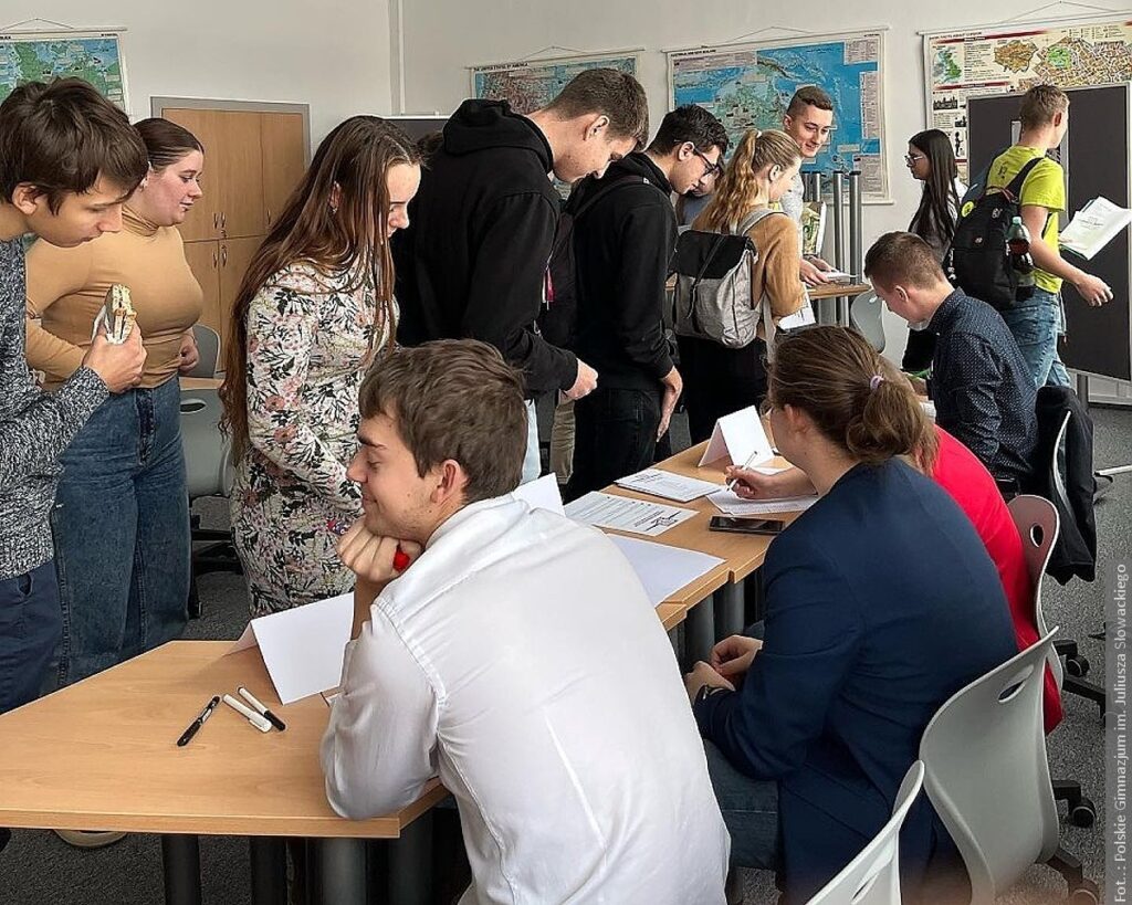 Studenti polského gymnázia volili prezidenta. Vítězkou se stala Danuše Nerudová