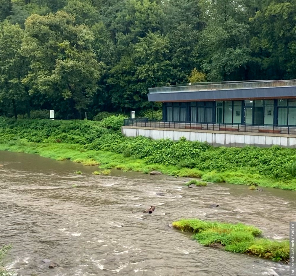 Povodně v Těšínském Slezsku. Zatopené silnice v Karviné, Havířově a Českém Těšíně [aktualizováno]