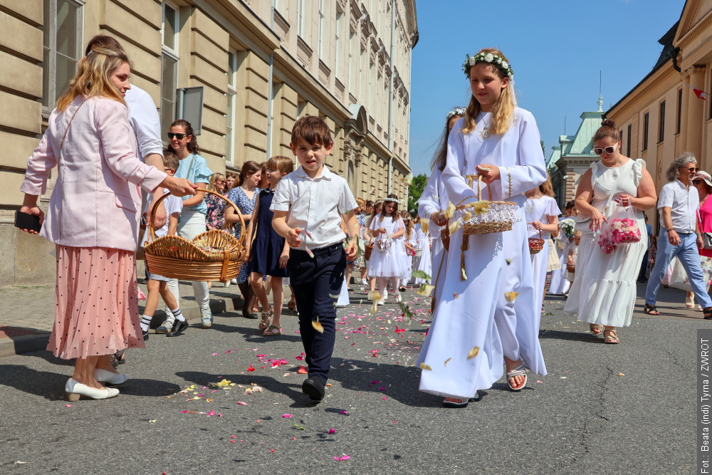 Boží Tělo připadá letos na 4. června. V Polsku budou zavřené obchody