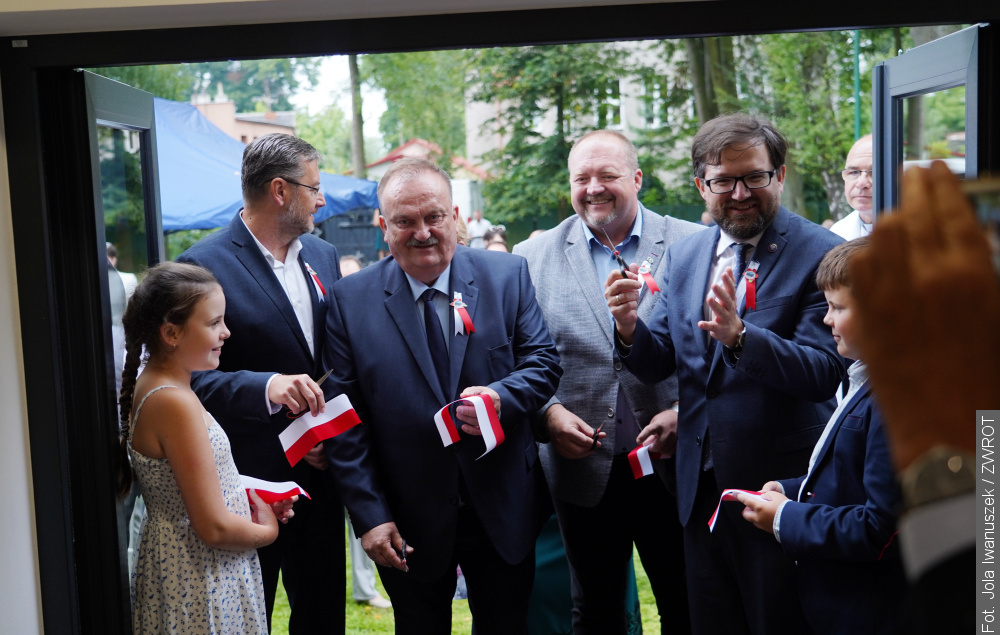 <strong>„Kde jsou dobří lidé, tam se dějí krásné věci!“ – Odpust sv. Anny a otevření Domu Polského v Karviné-Ráji</strong>