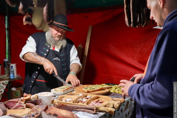 <strong>Gorolski Święto v Jablunkově: ukázky a dílny v Městském lesíku. Regionální speciality a lidoví tvůrci [GALERIE]</strong>