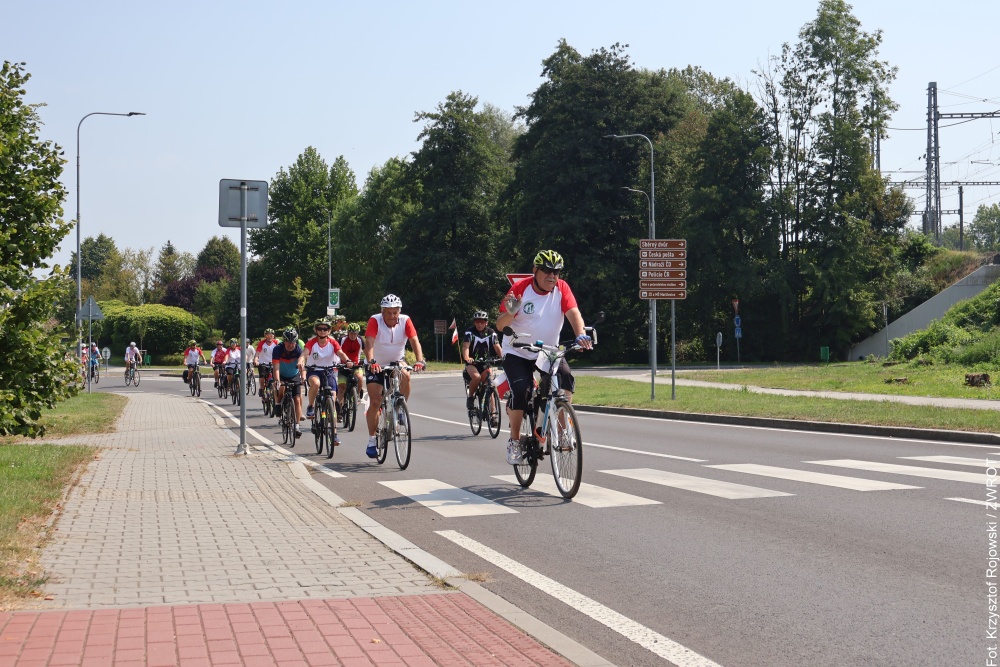 Paměť na slezské povstalce je stále živá. Cyklistický výlet připomněl výročí zahájení bojů v Petrovicích
