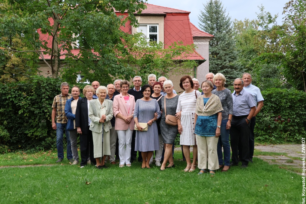 <strong>Absolventi třinecké pětitřídky se setkali u příležitosti 80. výročí založení školy</strong>
