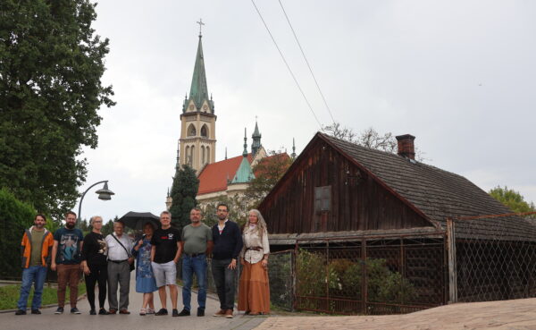 <strong>Etnografická sekce PZKO ve Wilamowicích. Po stopách krojů, dědictví a kultury města</strong>