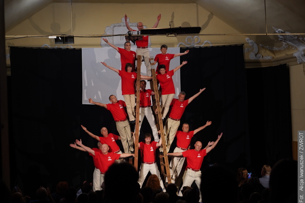 <strong>Rodinné pyramidy a světová konference. Gymnasté slavili 120. výročí [fotografie]</strong>