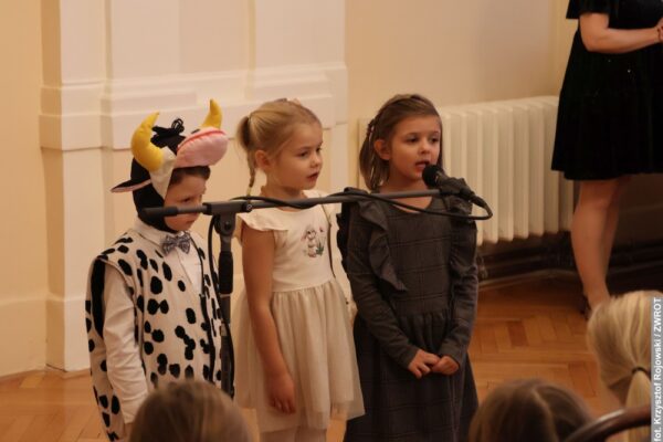 <strong>Nejmenší recitovali polskou poezii. Další ročník Přehlídky malých scénických forem pro předškoláky je za námi</strong>