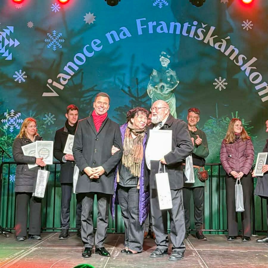 <strong>Sbor Collegium Iuvenum opět slaví úspěch. Z Bratislavy si přivezl zlaté pásmo</strong>