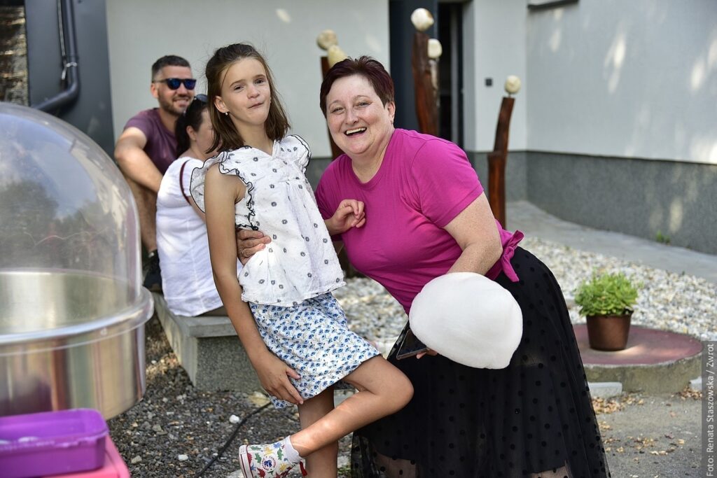 Bez dobrovolníků by tyto tábory nebyly. Renata Czader ve Zwrotowisku vysvětluje, proč jsou tak důležití