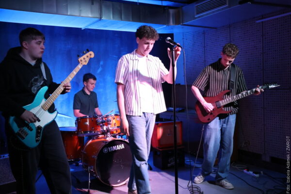 První koncert a velké emoce. Kapela The Waves nadchla publikum v Dziupli
