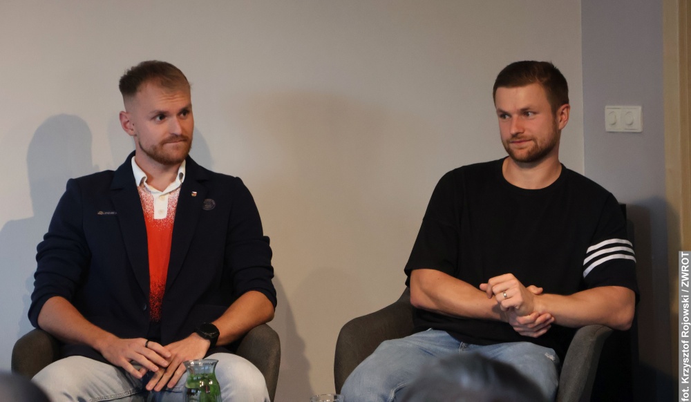 „Přemýšlím v nářečí.“ Marian Adámek a Marek Grycz mluvili o sportu, Třinci i své identitě